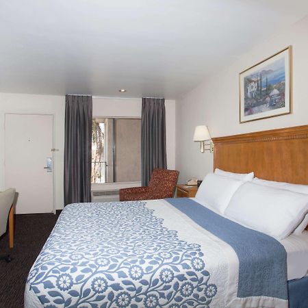 Days Inn By Wyndham Anaheim Near The Park Exteriör bild