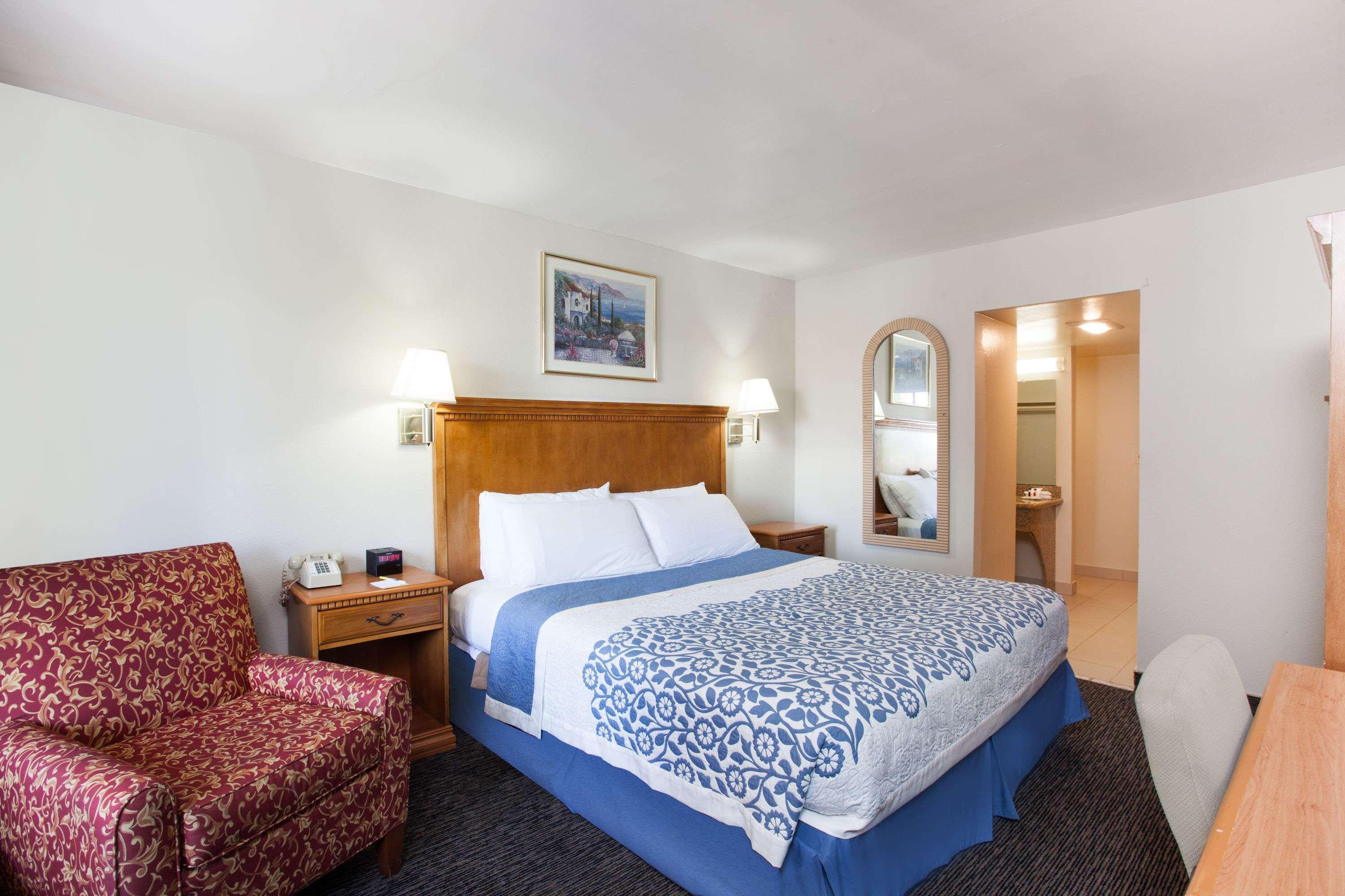 Days Inn By Wyndham Anaheim Near The Park Exteriör bild