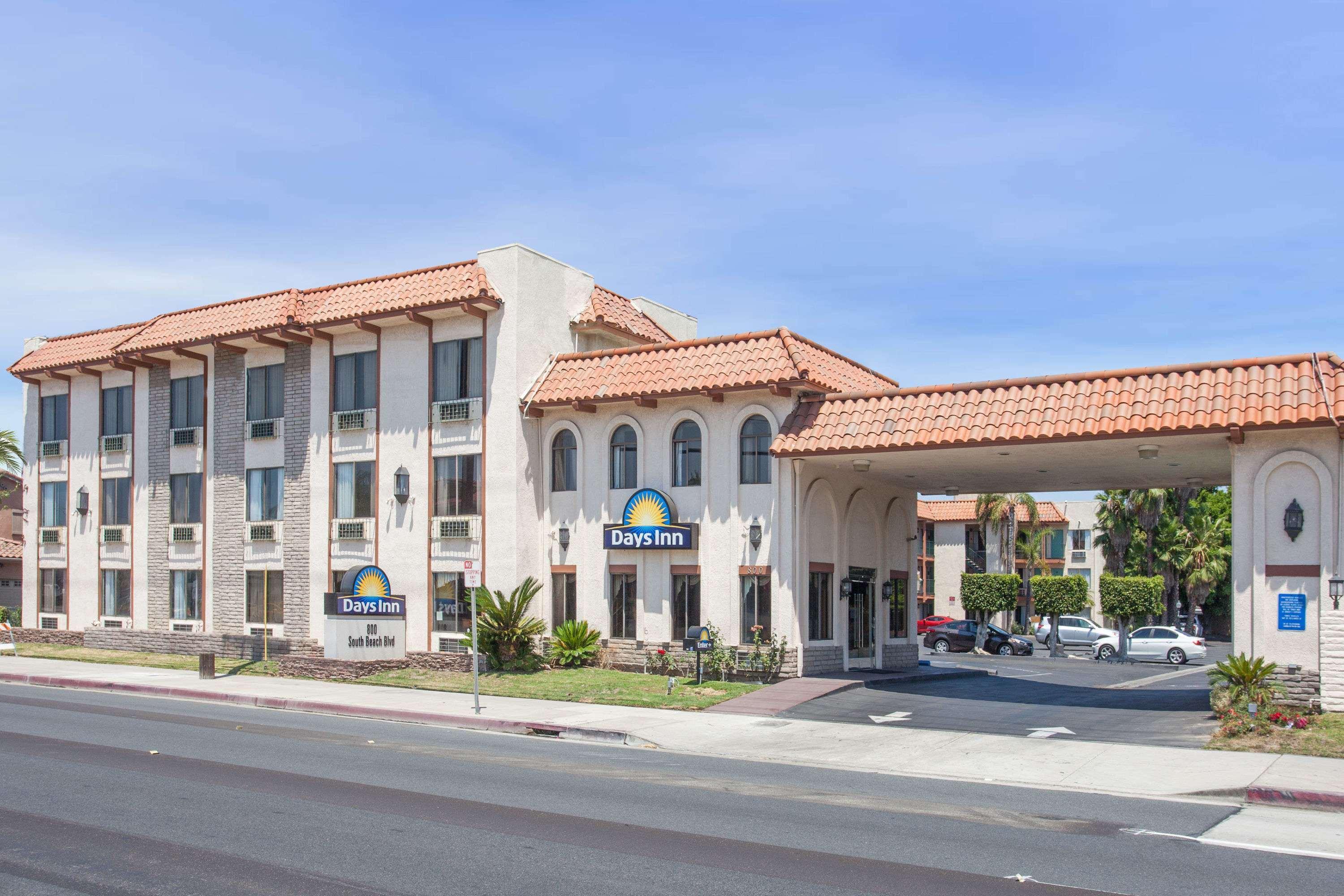 Days Inn By Wyndham Anaheim Near The Park Exteriör bild