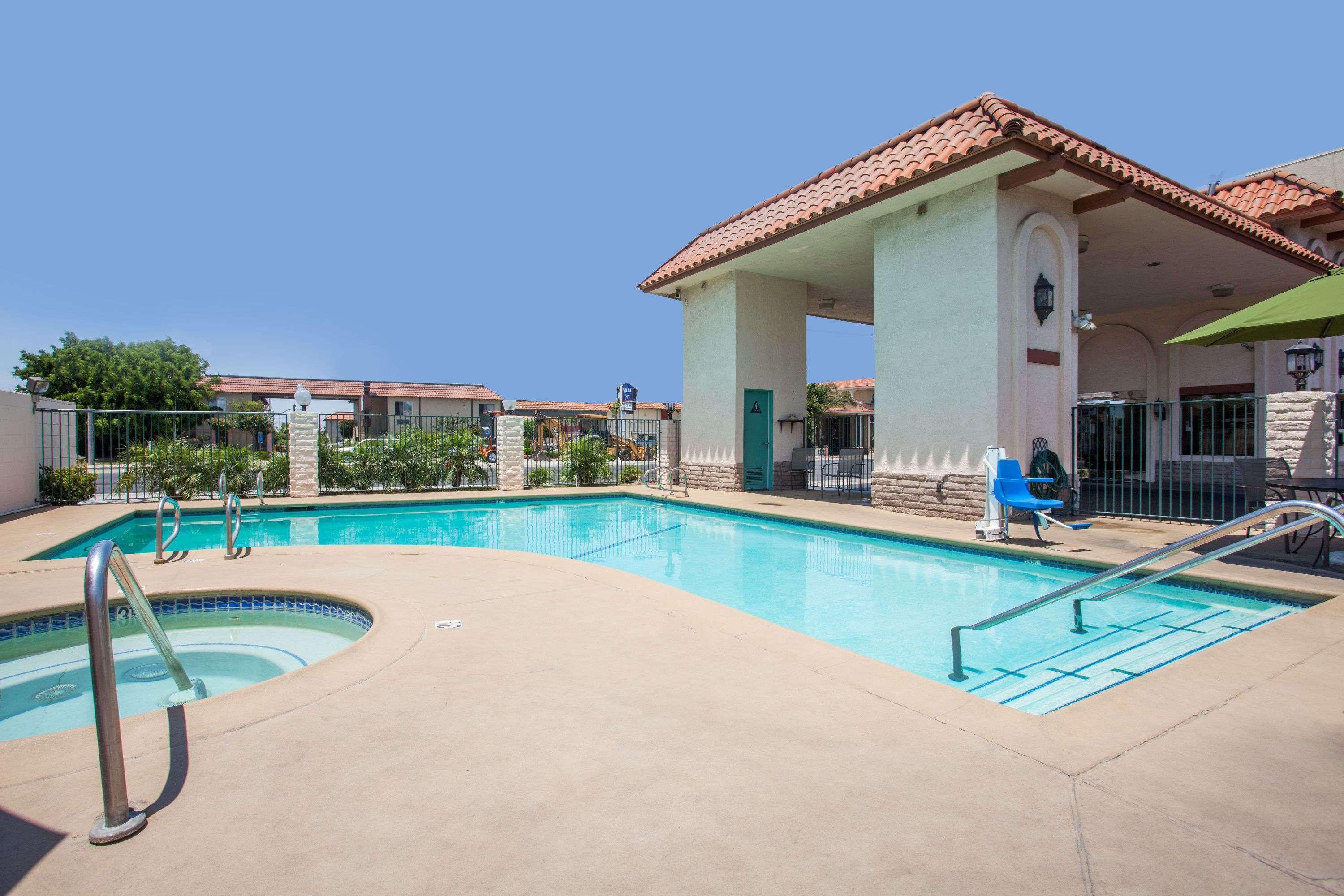 Days Inn By Wyndham Anaheim Near The Park Exteriör bild