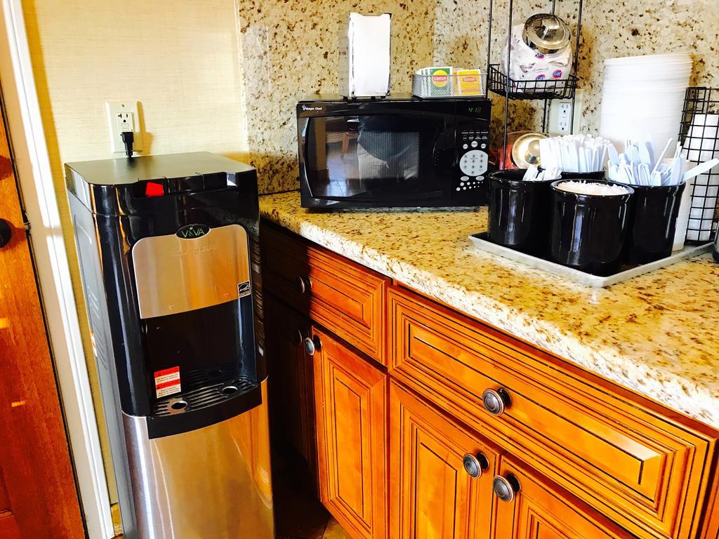 Days Inn By Wyndham Anaheim Near The Park Exteriör bild