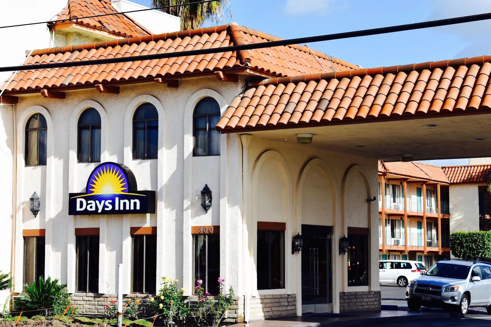 Days Inn By Wyndham Anaheim Near The Park Exteriör bild