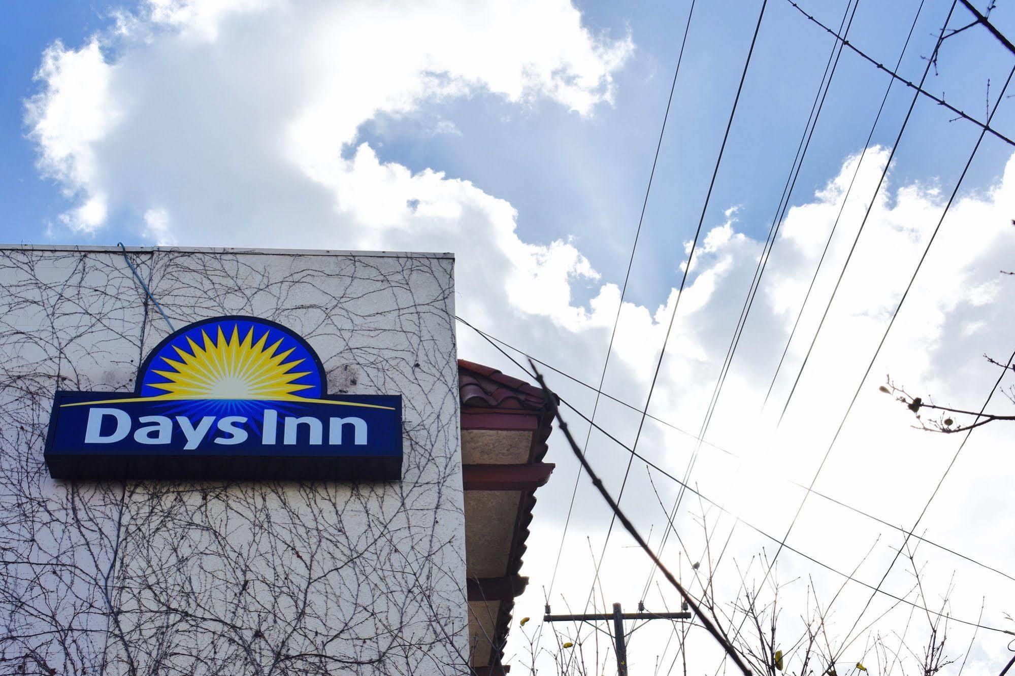Days Inn By Wyndham Anaheim Near The Park Exteriör bild