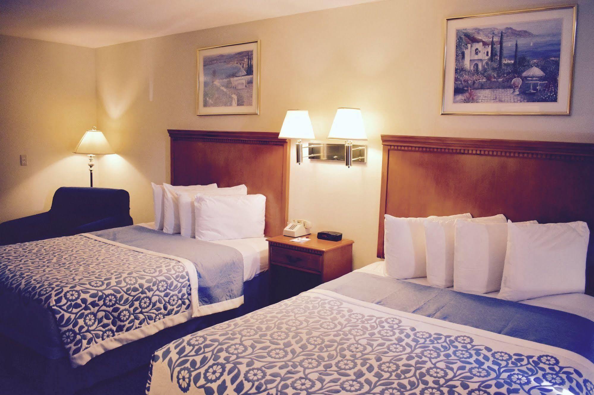 Days Inn By Wyndham Anaheim Near The Park Exteriör bild