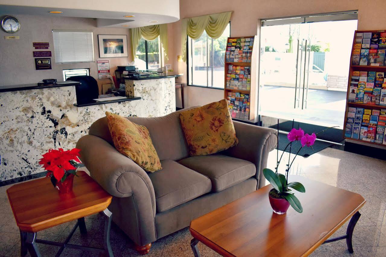 Days Inn By Wyndham Anaheim Near The Park Exteriör bild